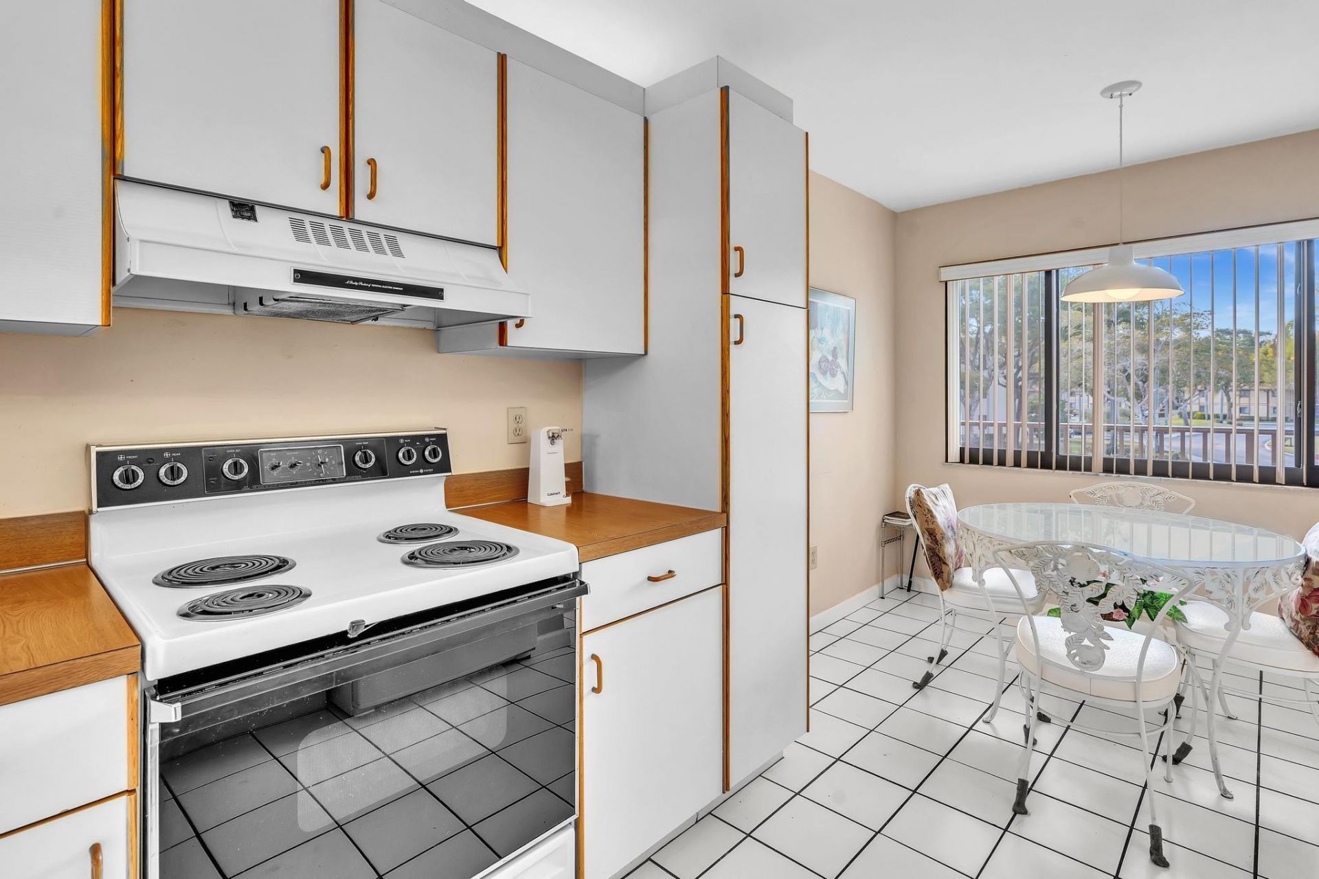 10643 W Clairmont Cir, Unit 202, Tamarac, FL 33321 Photo