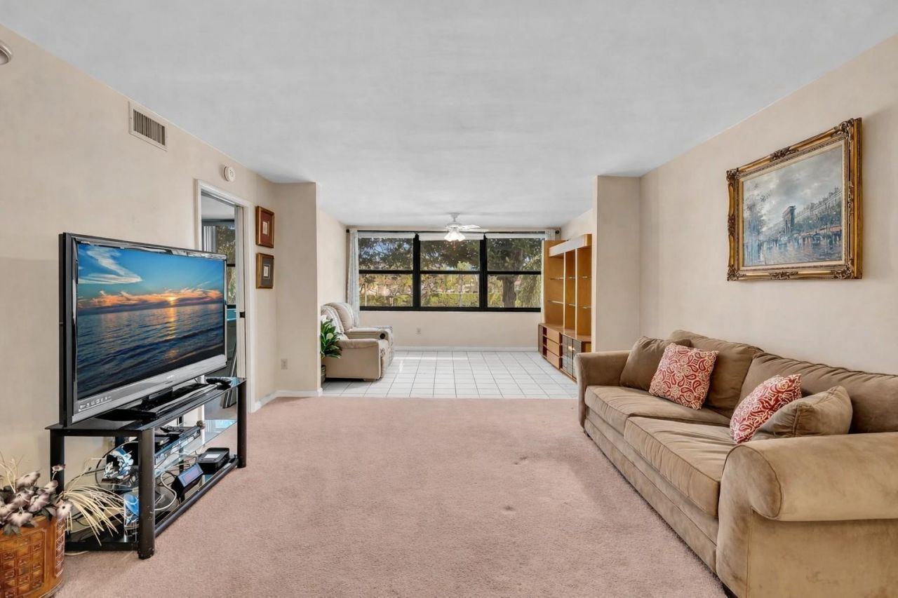 10643 W Clairmont Cir, Unit 202, Tamarac, FL 33321 Photo