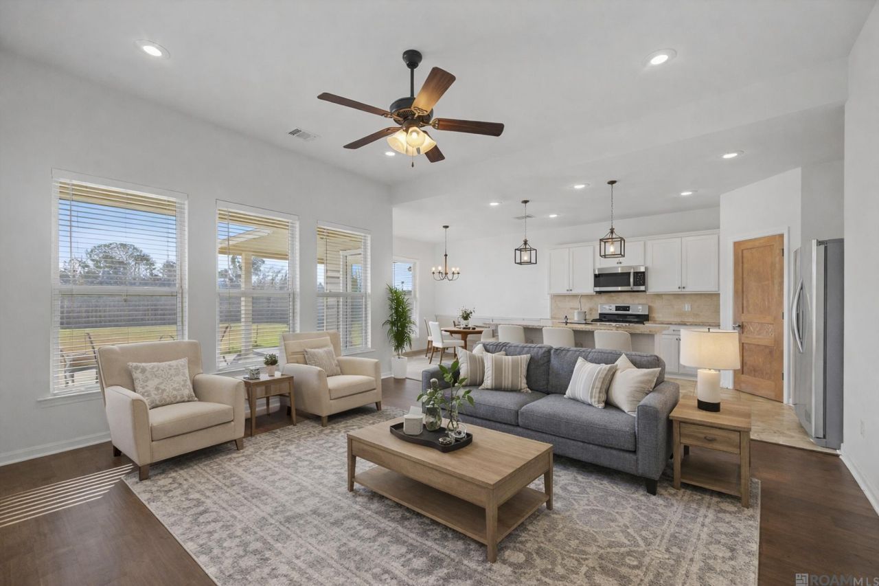 32440 Curtis Cove Ln, Denham Springs, LA 70706 Main Photo