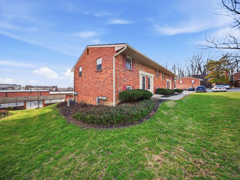 1371 Bluff Avenue, Unit A, Columbus, OH 43212 Photo 2