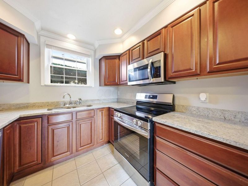 1371 Bluff Avenue, Unit A, Columbus, OH 43212 Photo 4