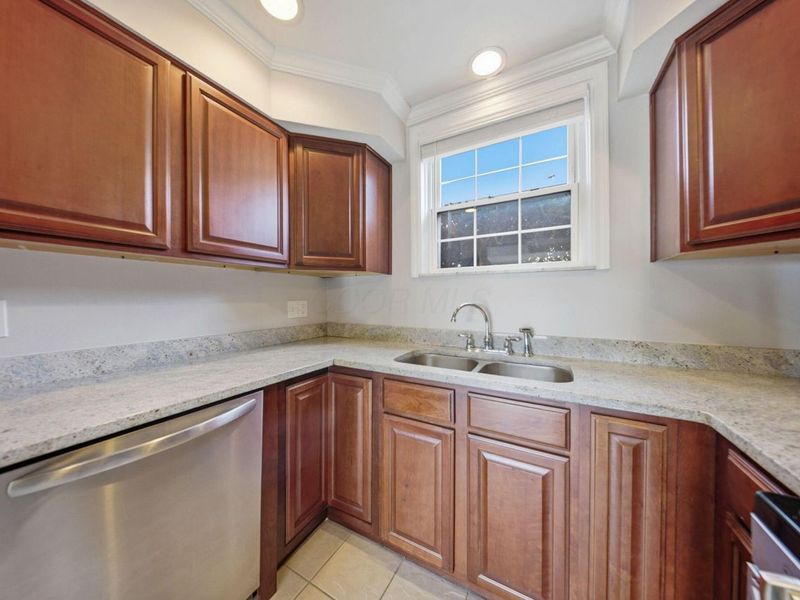 1371 Bluff Avenue, Unit A, Columbus, OH 43212 Photo 6