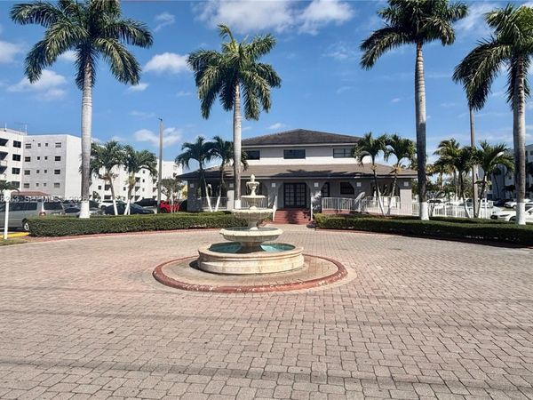8145 NW 7th St , Unit 210, Miami, FL 33126