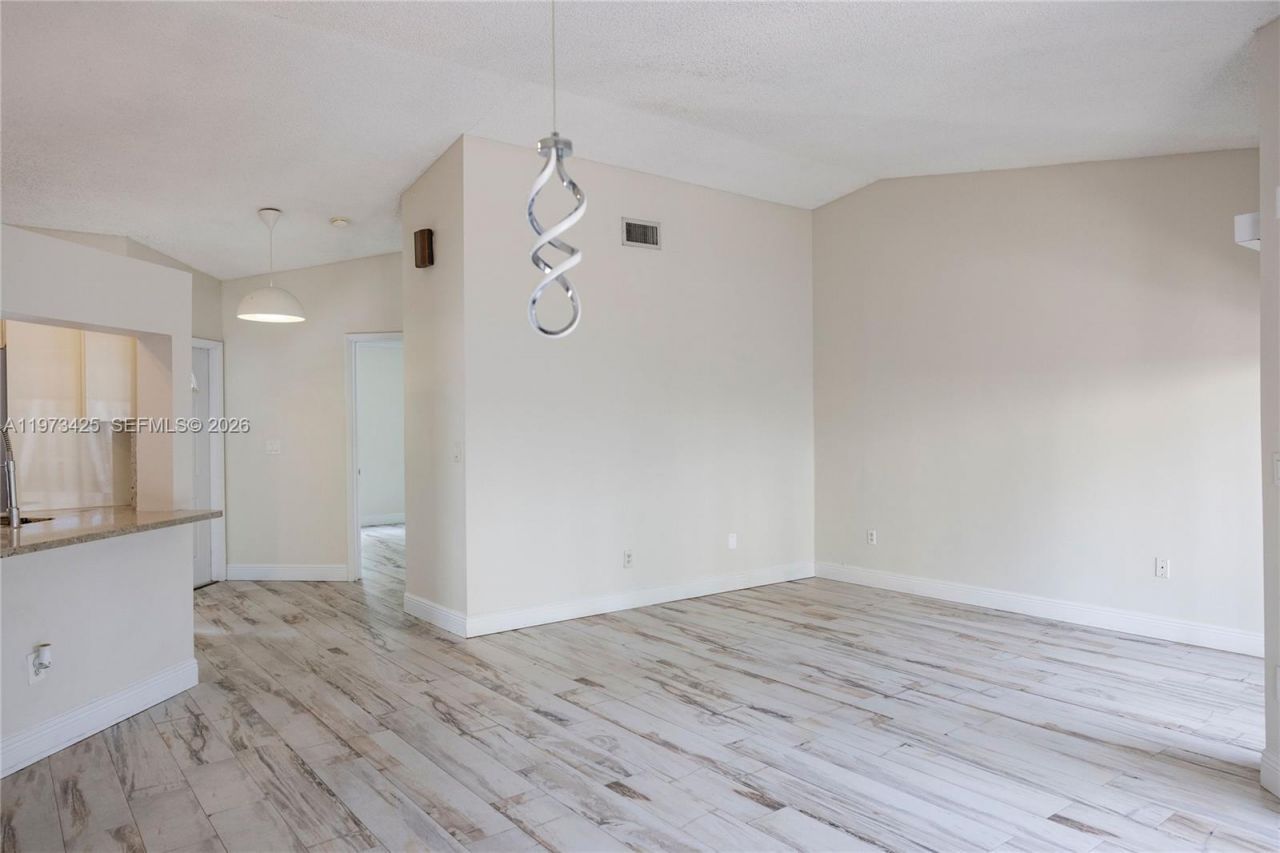 10121 NW 51st Ln , Doral, FL 33178 Photo