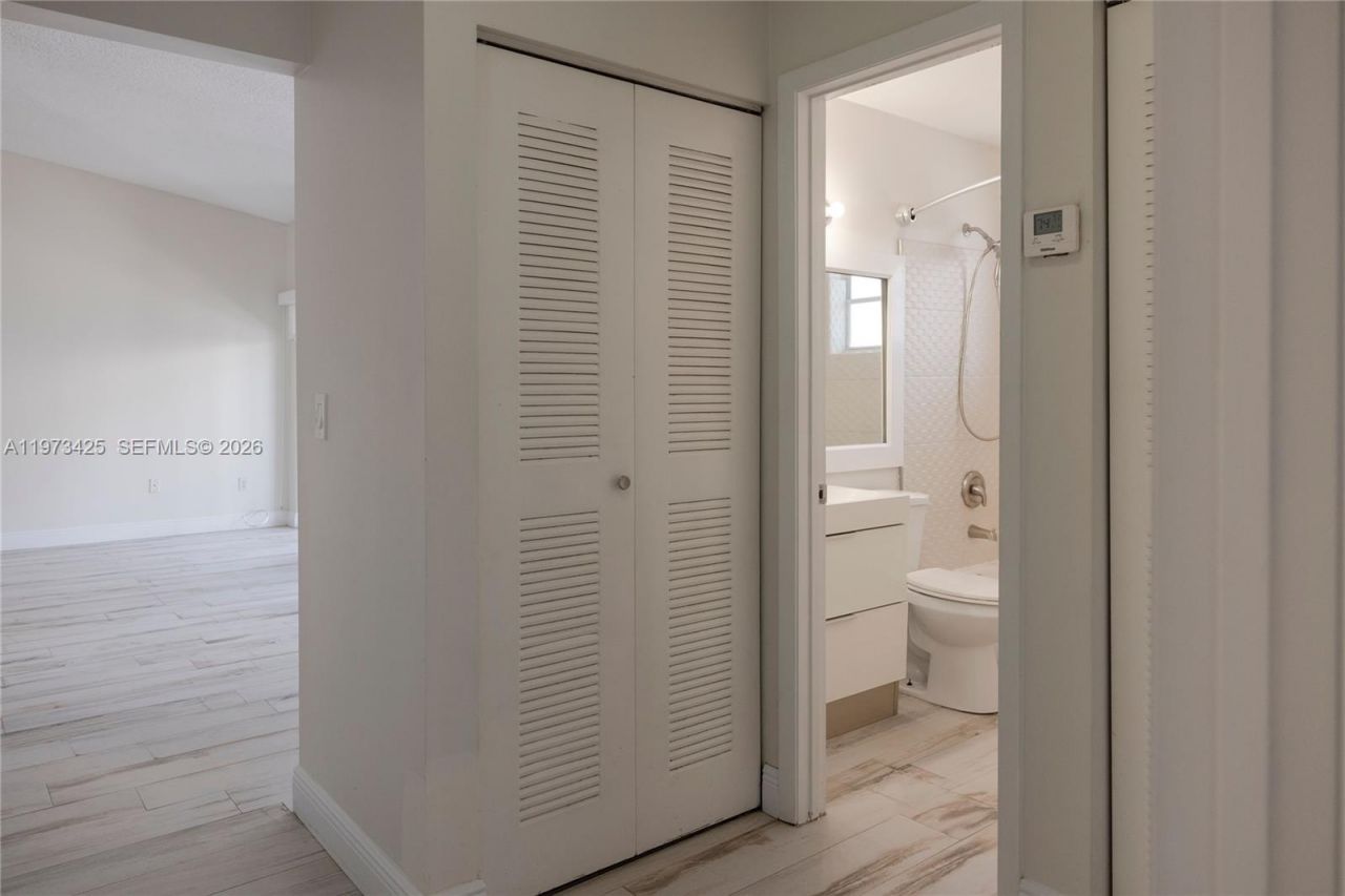 10121 NW 51st Ln , Doral, FL 33178 Photo