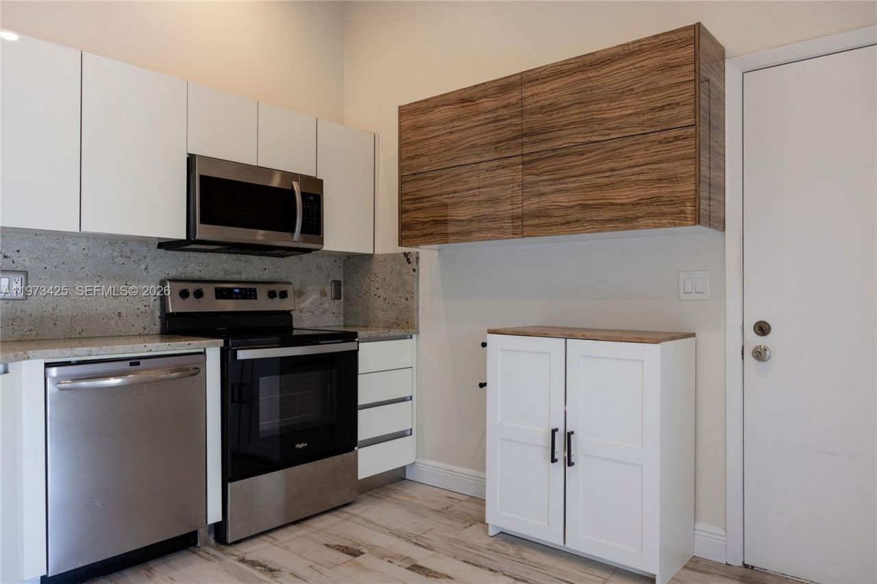 10121 NW 51st Ln , Doral, FL 33178 Photo