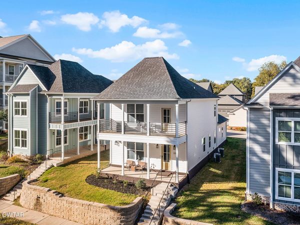 221 W Deaderick Street , Jackson, TN 38301