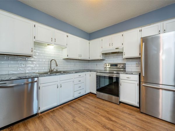 4857 Woodland Avenue, Unit 5, West Des Moines, IA 50266