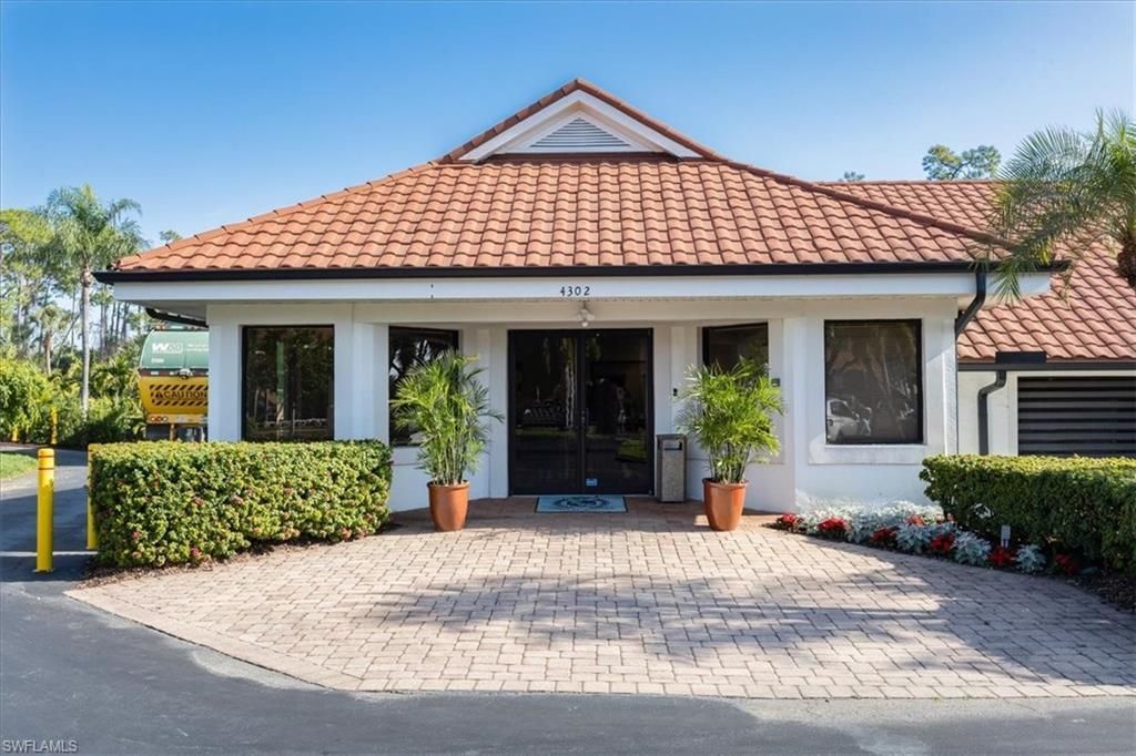 5912 Cranbrook Way, Unit H202, Naples, FL 34112 Photo