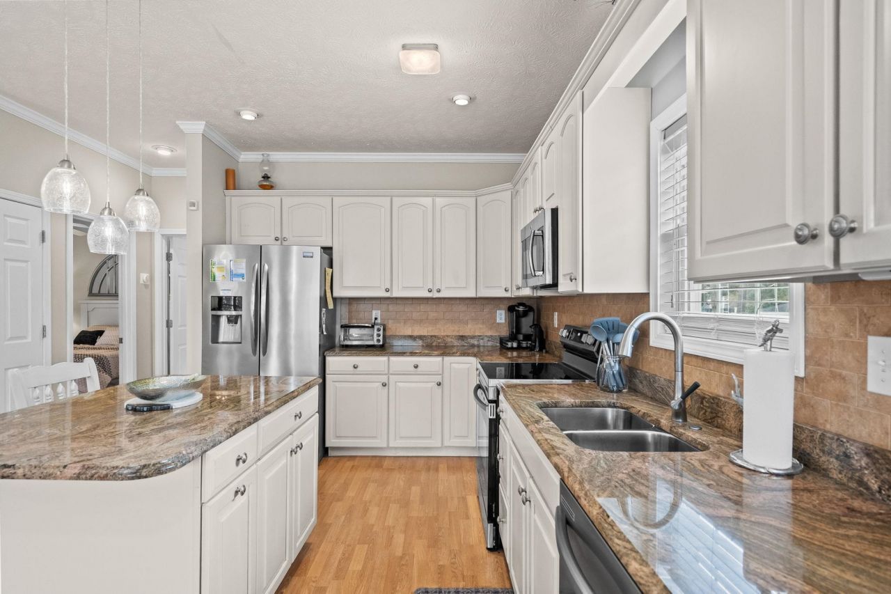 6001 Mh28b South Kings Hwy.  Photo 17