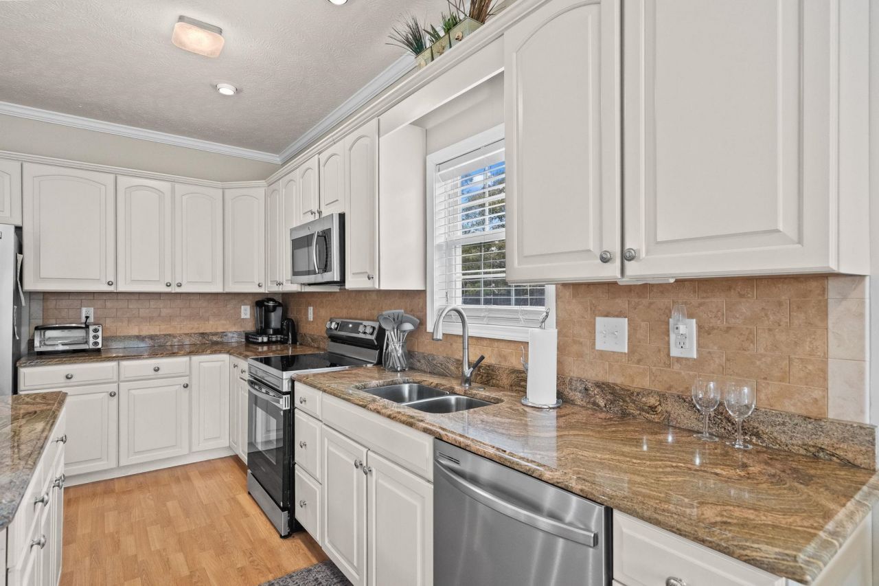 6001 Mh28b South Kings Hwy.  Photo 18