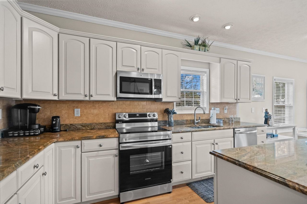 6001 Mh28b South Kings Hwy.  Photo 19