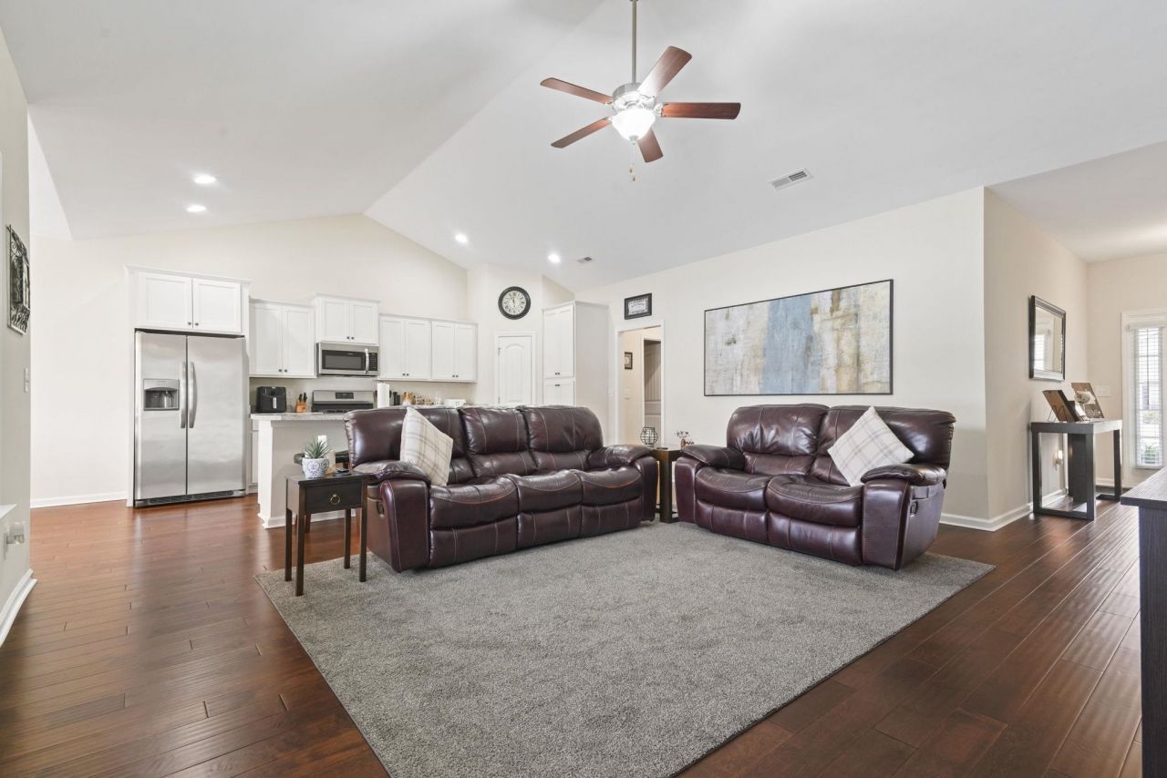 4104 Woodcliffe Dr.  Photo 5