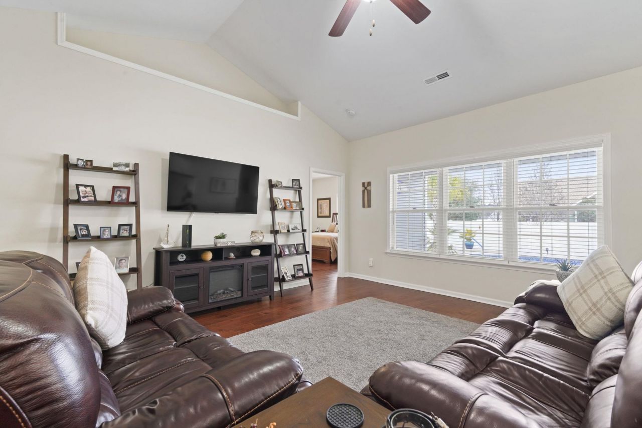 4104 Woodcliffe Dr.  Photo 7