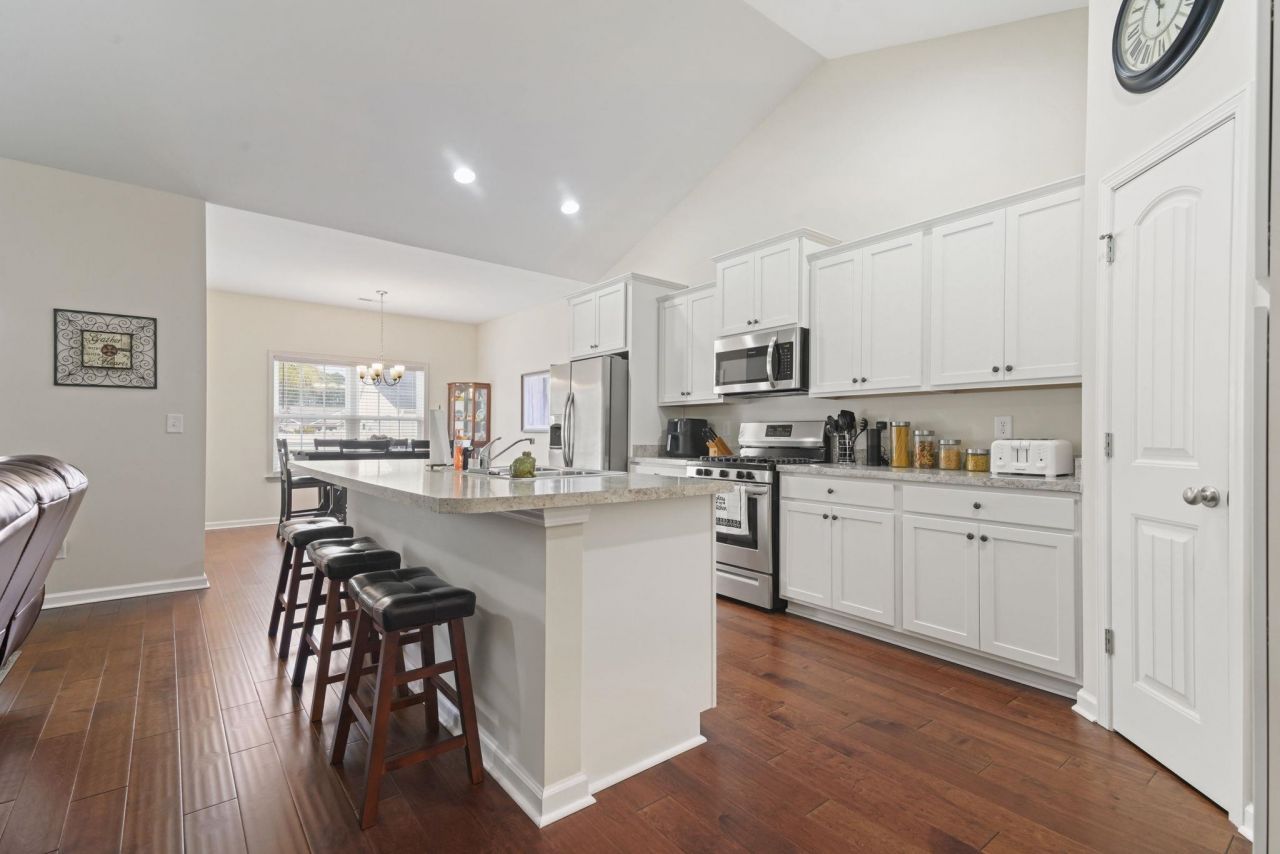 4104 Woodcliffe Dr.  Photo 8