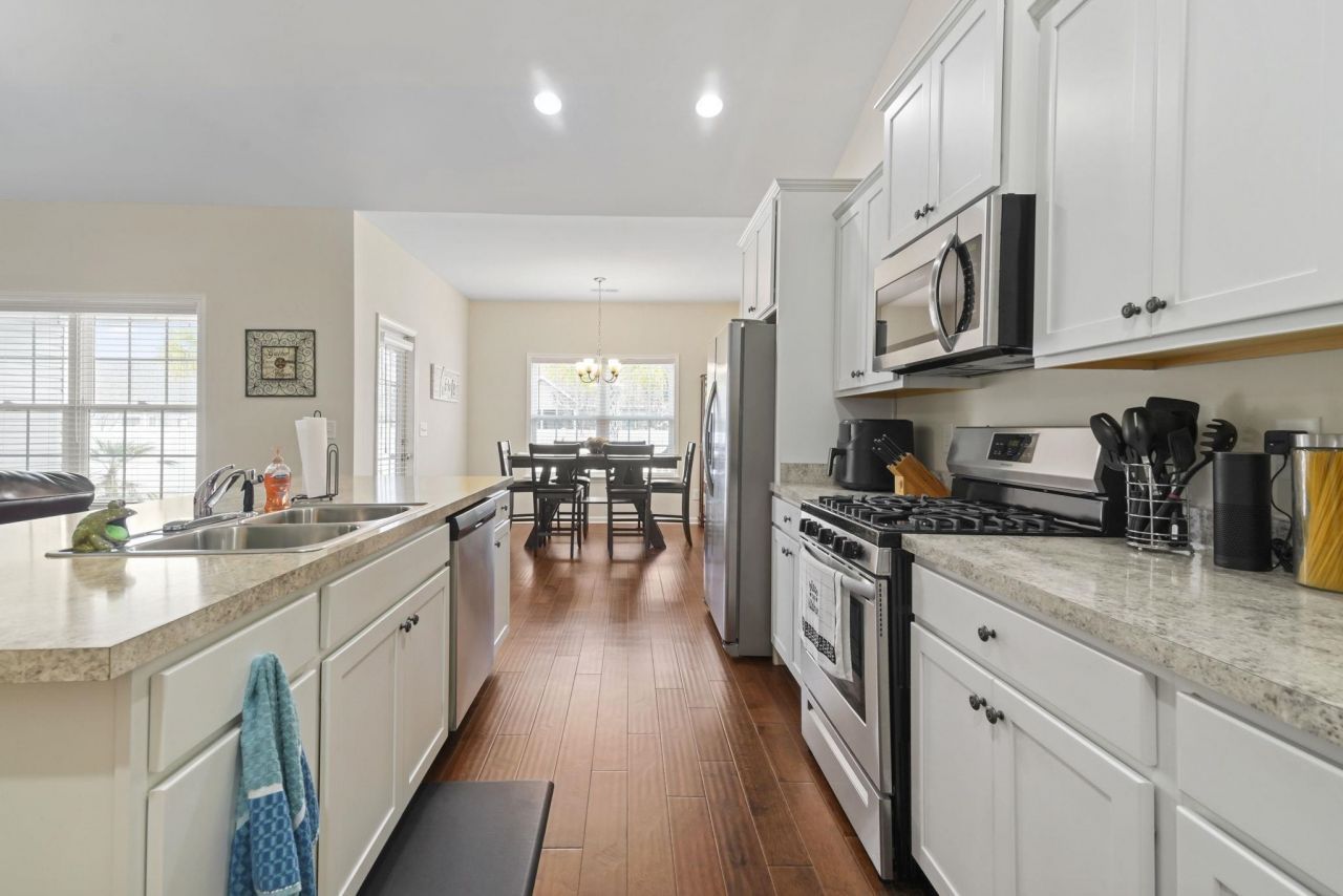 4104 Woodcliffe Dr.  Photo 9