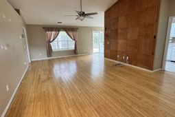 570 Ridge Dr. photo 4