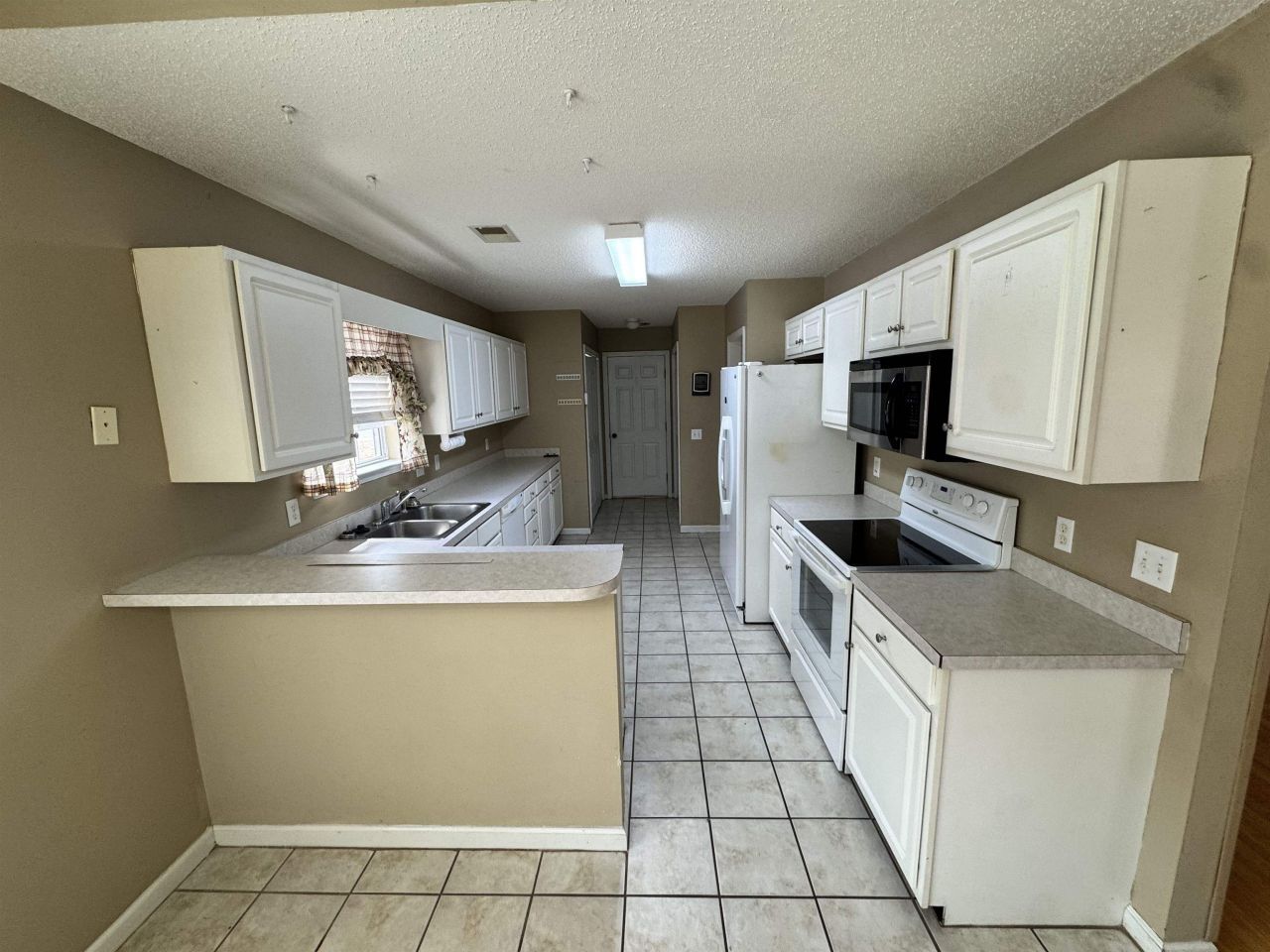 570 Ridge Dr. Photo 5