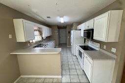 570 Ridge Dr. photo 4