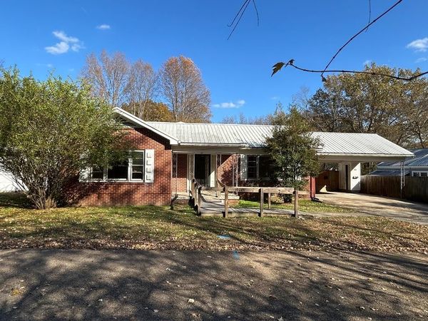 1004 Curtis St , Paris, TN 38242