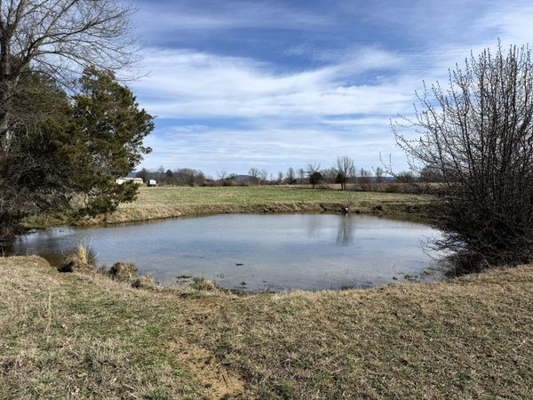 2100 Beacon Light Rd , Morrison, TN 37357