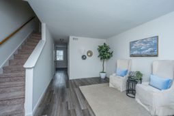 306 Crestview Drive photo 4