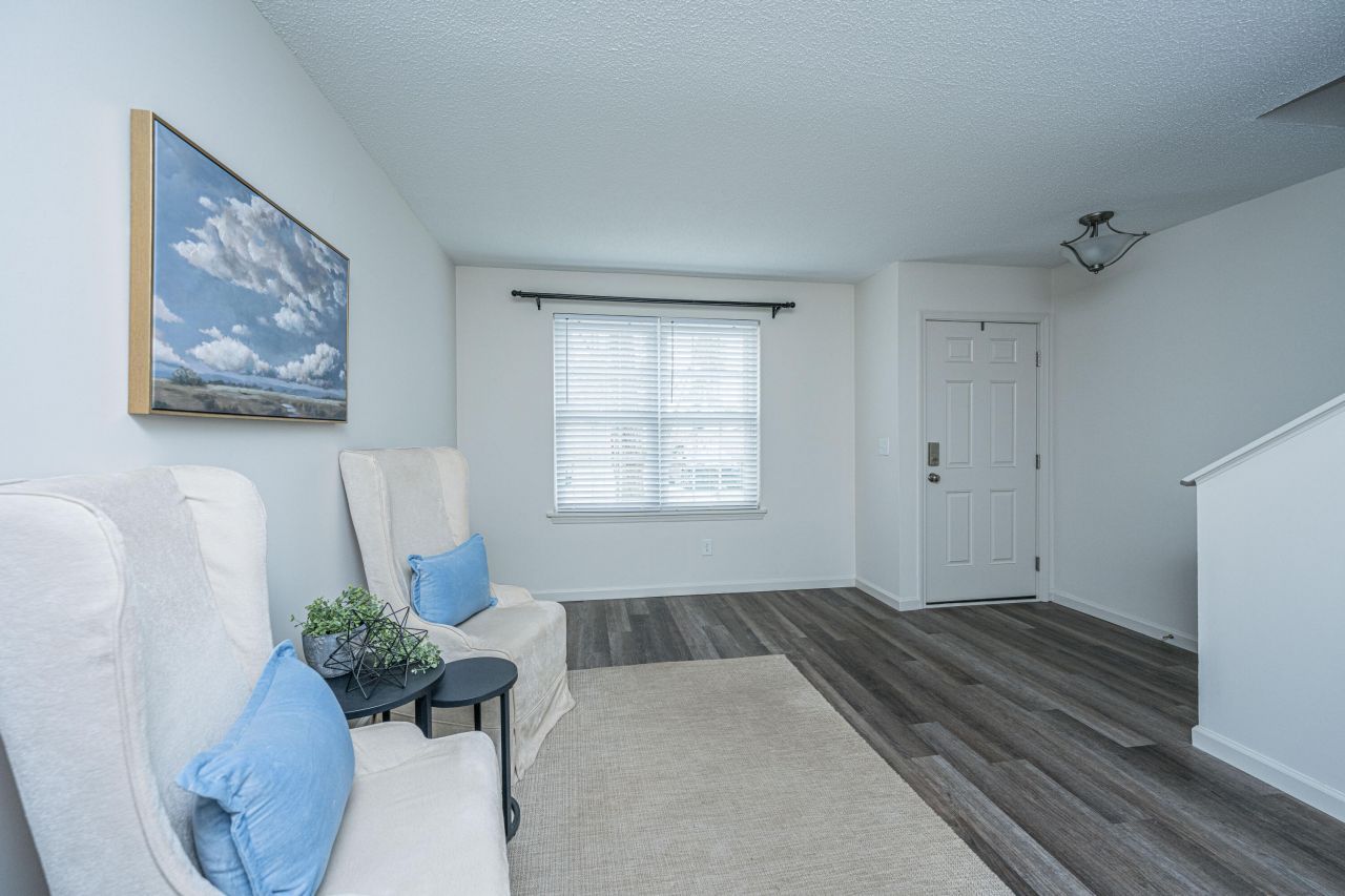 306 Crestview Drive Photo 6