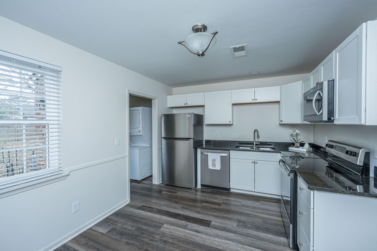 306 Crestview Drive Photo 8