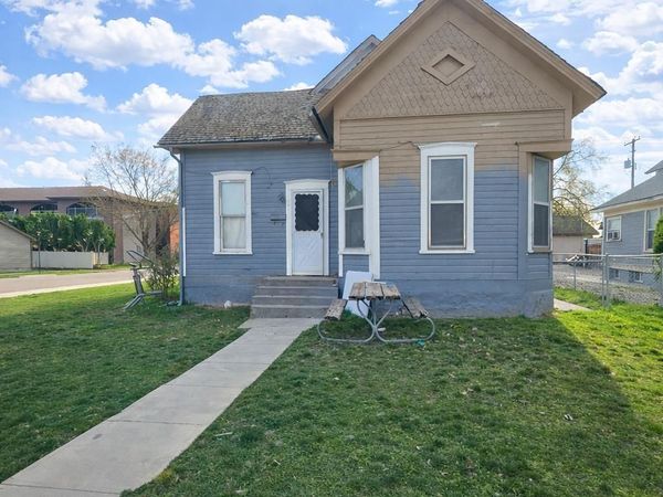 824 E Chicago St, Caldwell, ID 83605