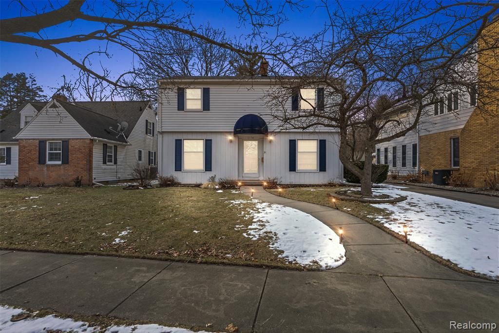 1114 W Vernon Drive, Flint, MI 48503 Main Photo