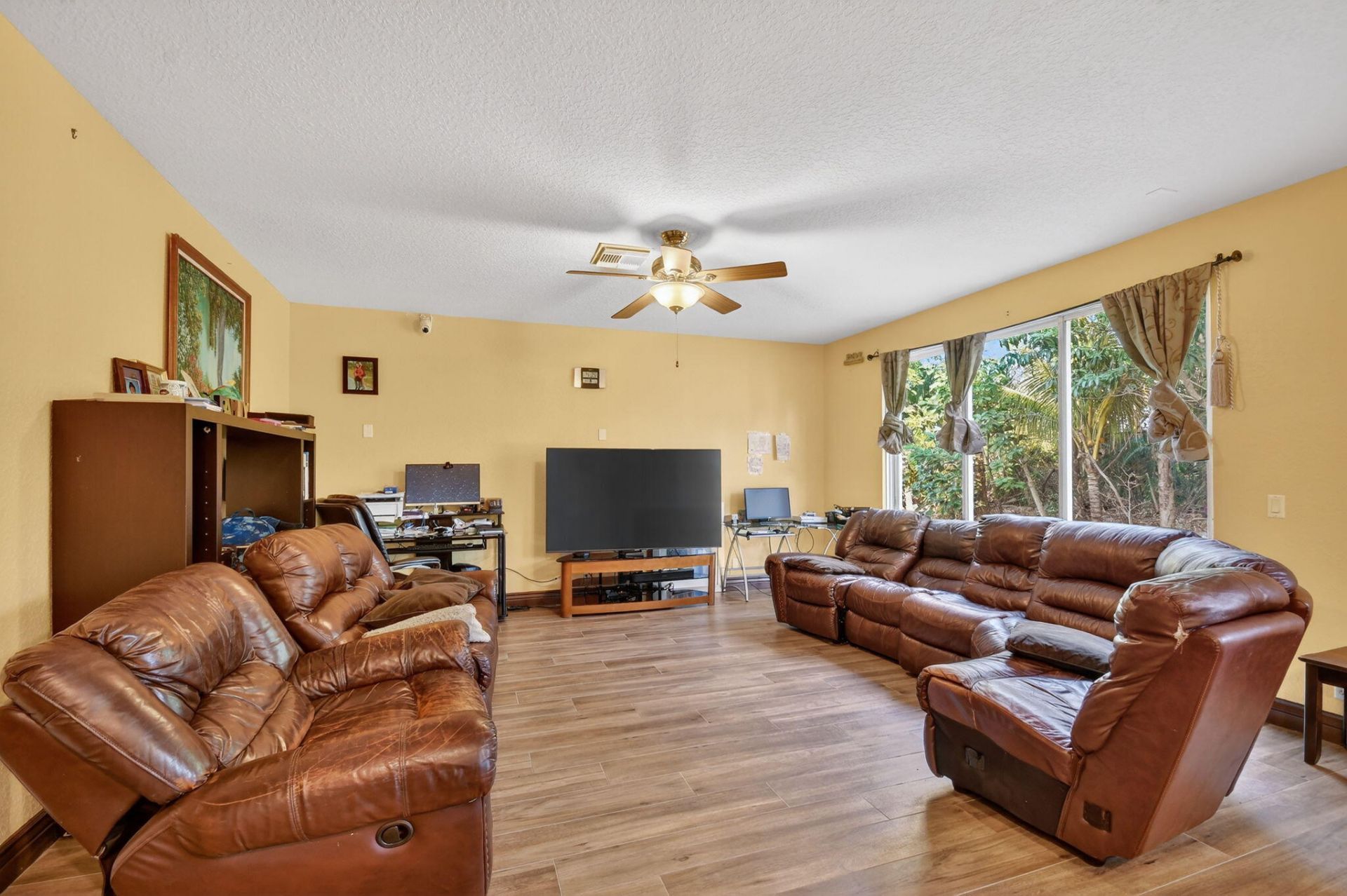 876 Gazetta Way, West Palm Beach, FL 33413 Photo