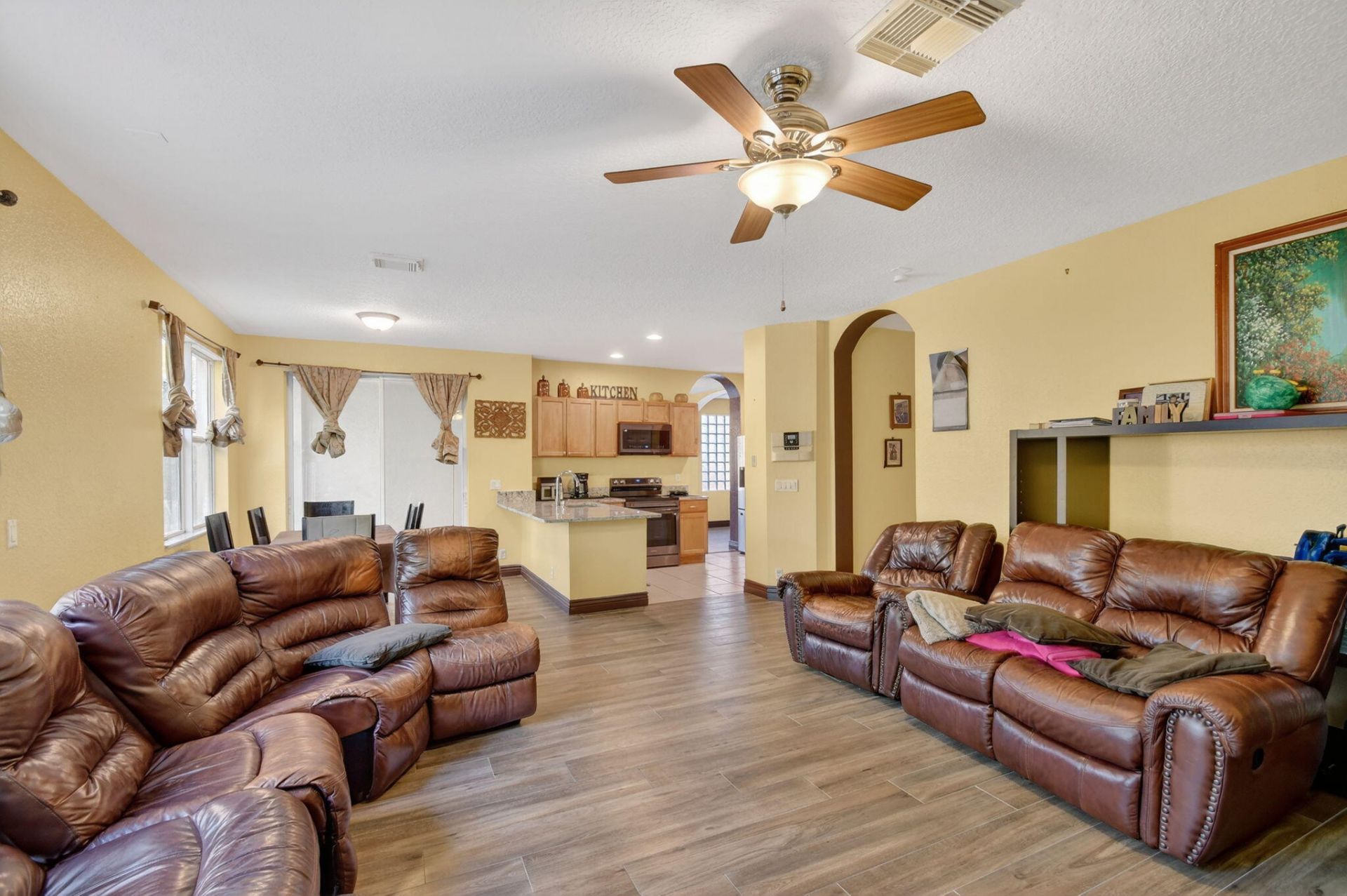 876 Gazetta Way, West Palm Beach, FL 33413 Photo