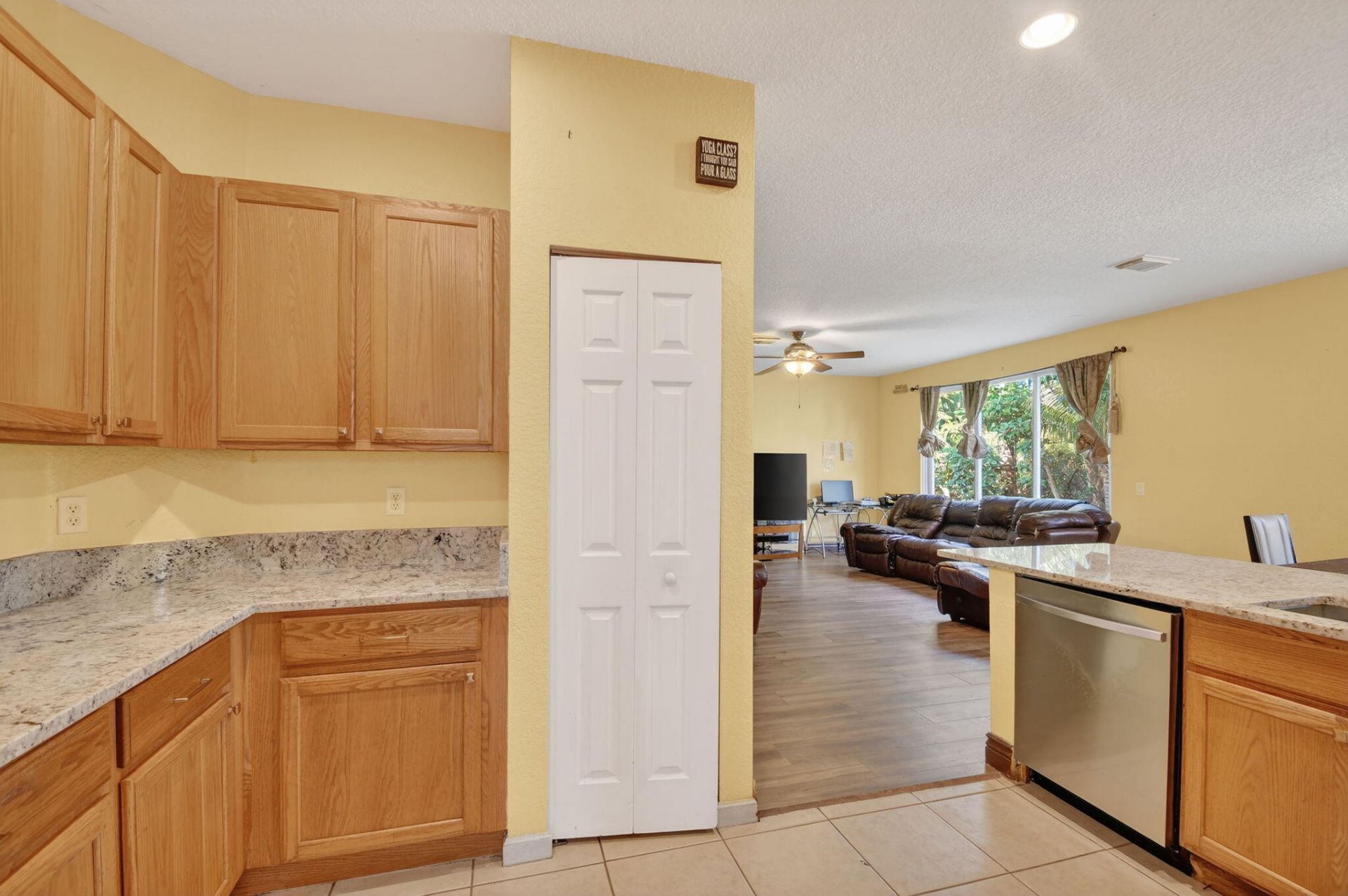 876 Gazetta Way, West Palm Beach, FL 33413 Photo