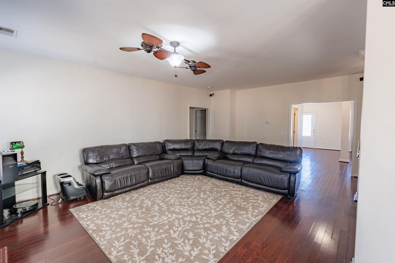 773 Saxony Drive Photo 4