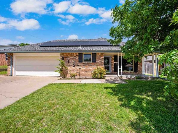 815 NW 49th St, Lawton, OK 73505