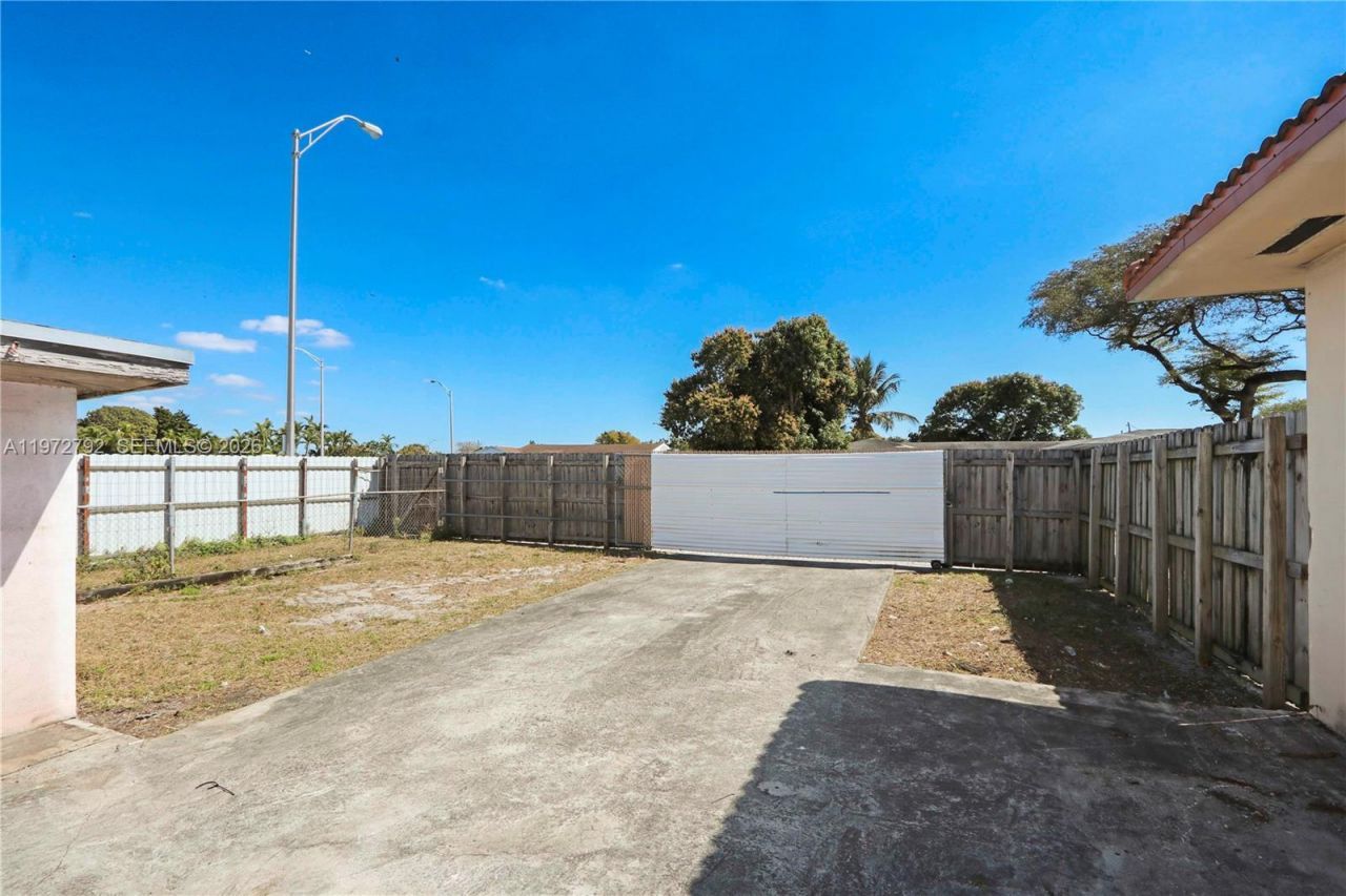 799 E 30th St , Hialeah, FL 33013 Photo