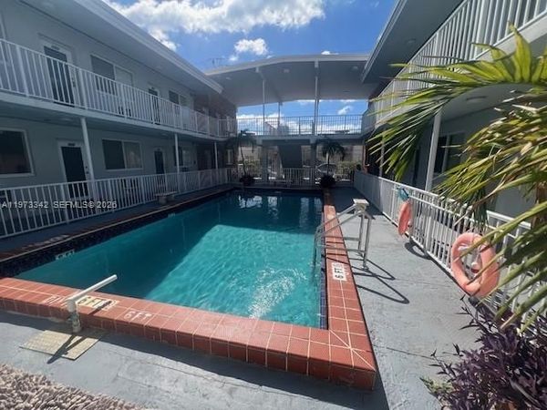 305 69th St, Unit 205, Miami Beach, FL 33141