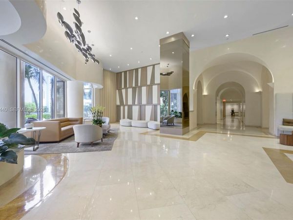 19355 Turnberry Way, Unit 15G, Aventura, FL 33180