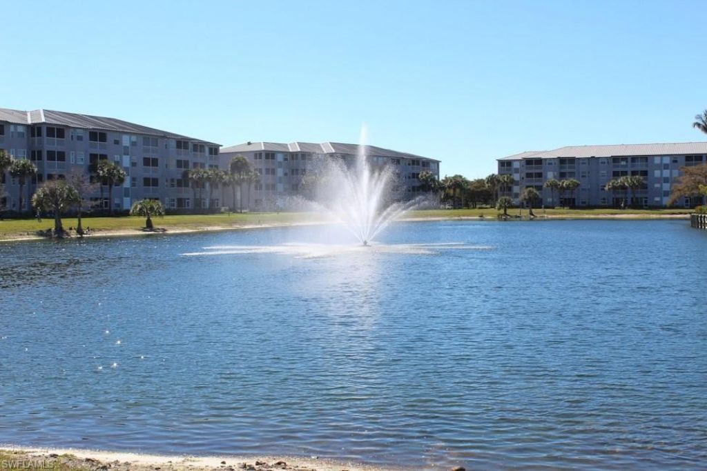 16615 Lake Circle Dr, Unit 447, Fort Myers, FL 33908 Photo