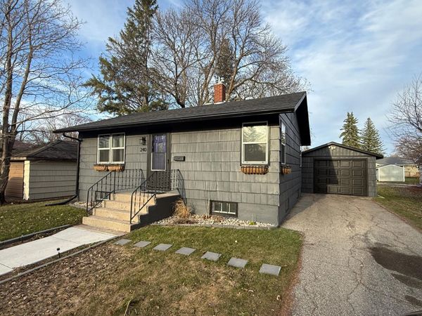 240 Kneale Avenue N, Thief River Falls, MN 56701