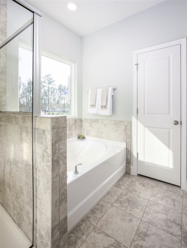 408 Sea Breeze Way Photo 6