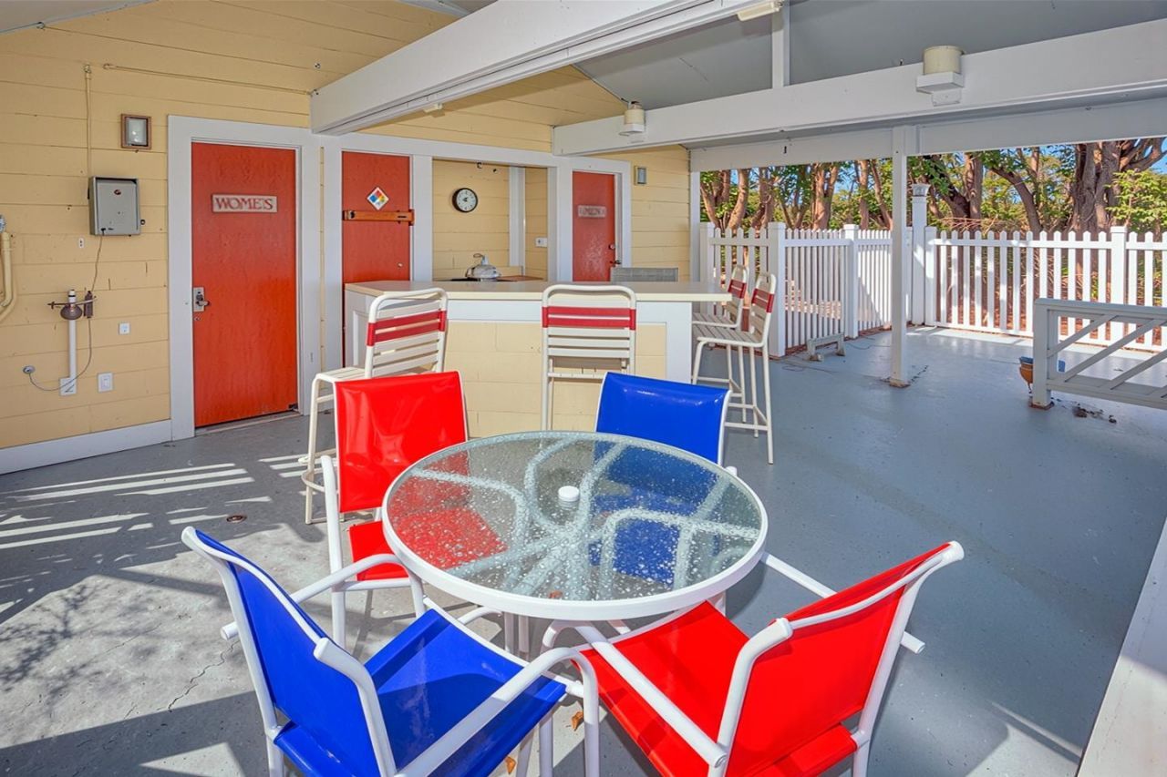 1100 Possum Trot Rd. Photo 6