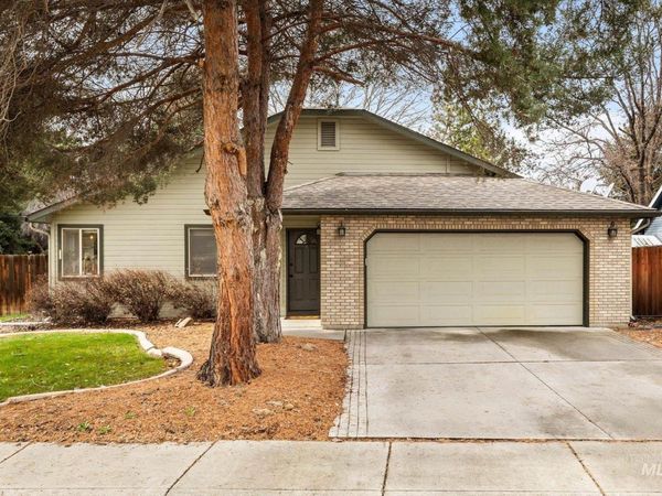77 S Silverwood Way, Eagle, ID 83616
