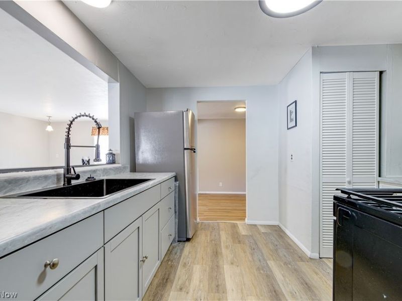 688 Irving Park Boulevard, Sheffield Lake, OH 44054 Photo 9