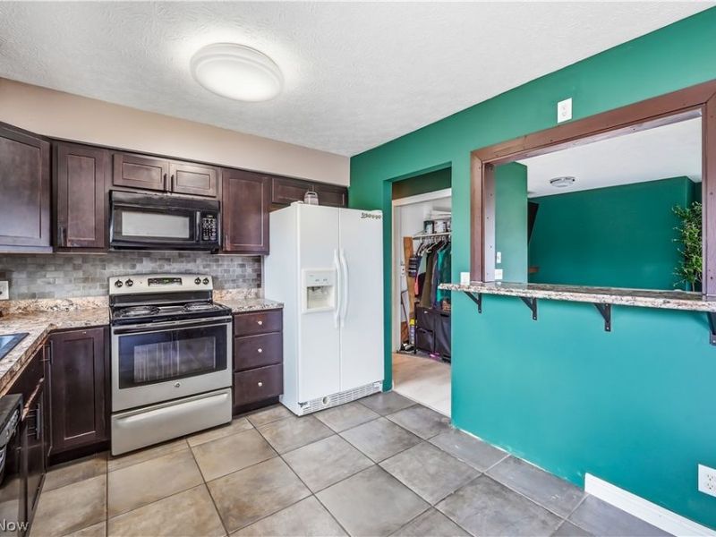 465 S Colonial Drive, Cortland, OH 44410 Photo 22