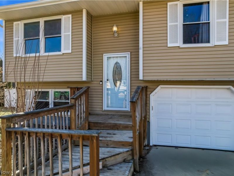 465 S Colonial Drive, Cortland, OH 44410 Photo 3