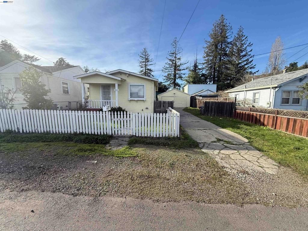 3825 3825 Keller Ave, Oakland, CA 94605 Main Photo