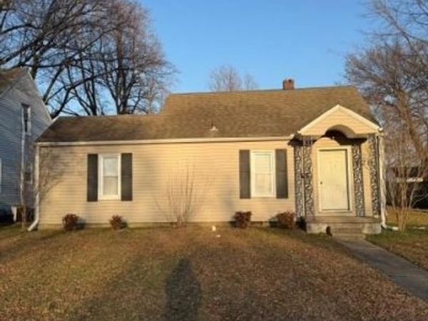 628 Moore Avenue, Sikeston, MO 63801