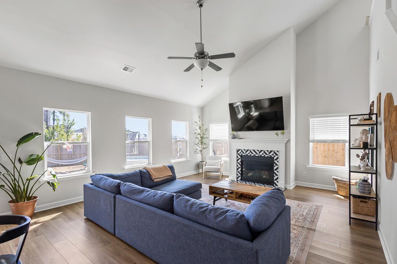 249 Lucca Drive Photo 12