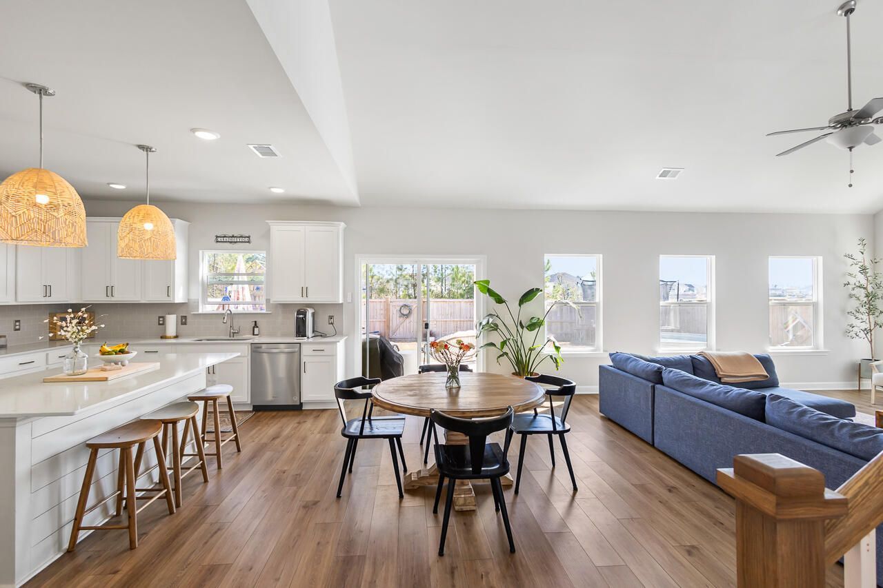 249 Lucca Drive Photo 7